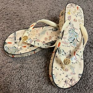AUTHENTIC TORY BURCH “POETRY OF THINGS” FLIP FLOP SANDALS